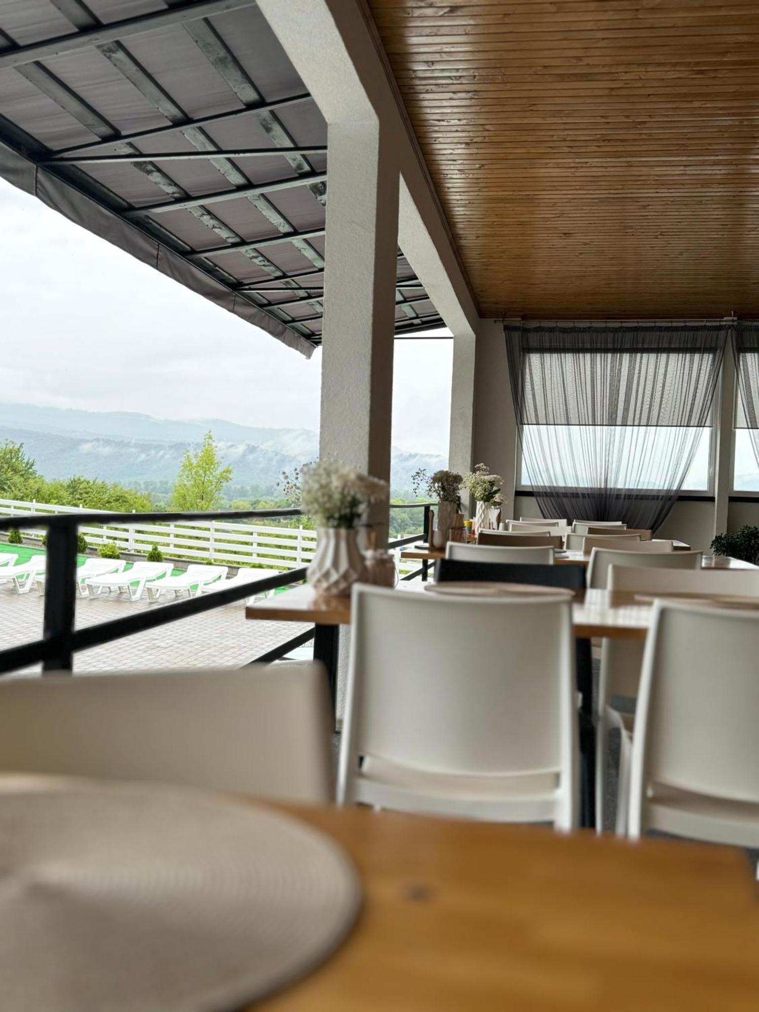 Modern House Hotel Solotvyno Exterior photo