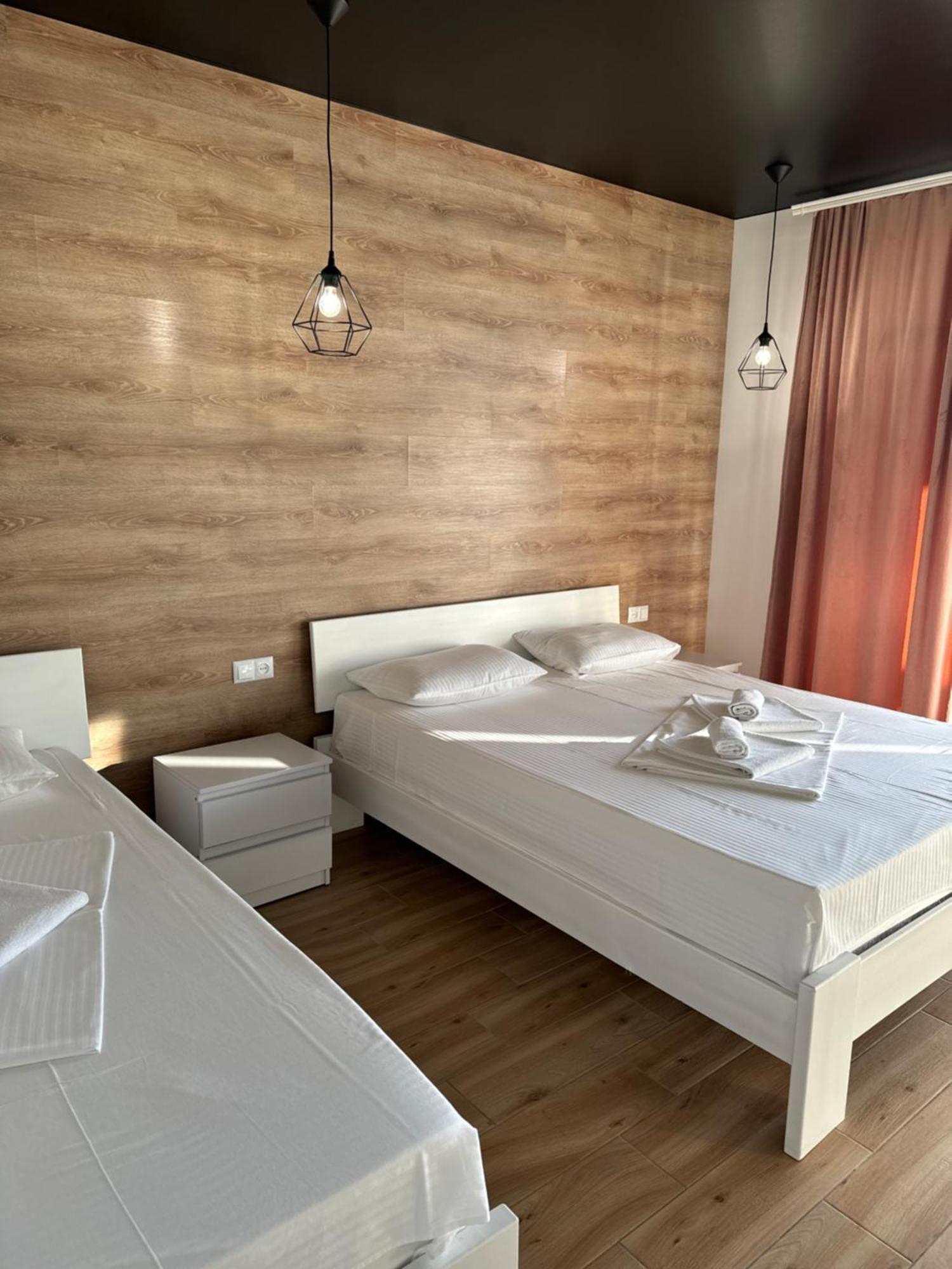Modern House Hotel Solotvyno Exterior photo