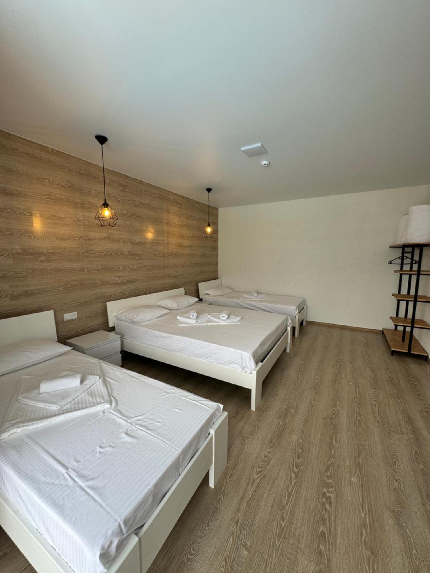 Modern House Hotel Solotvyno Exterior photo