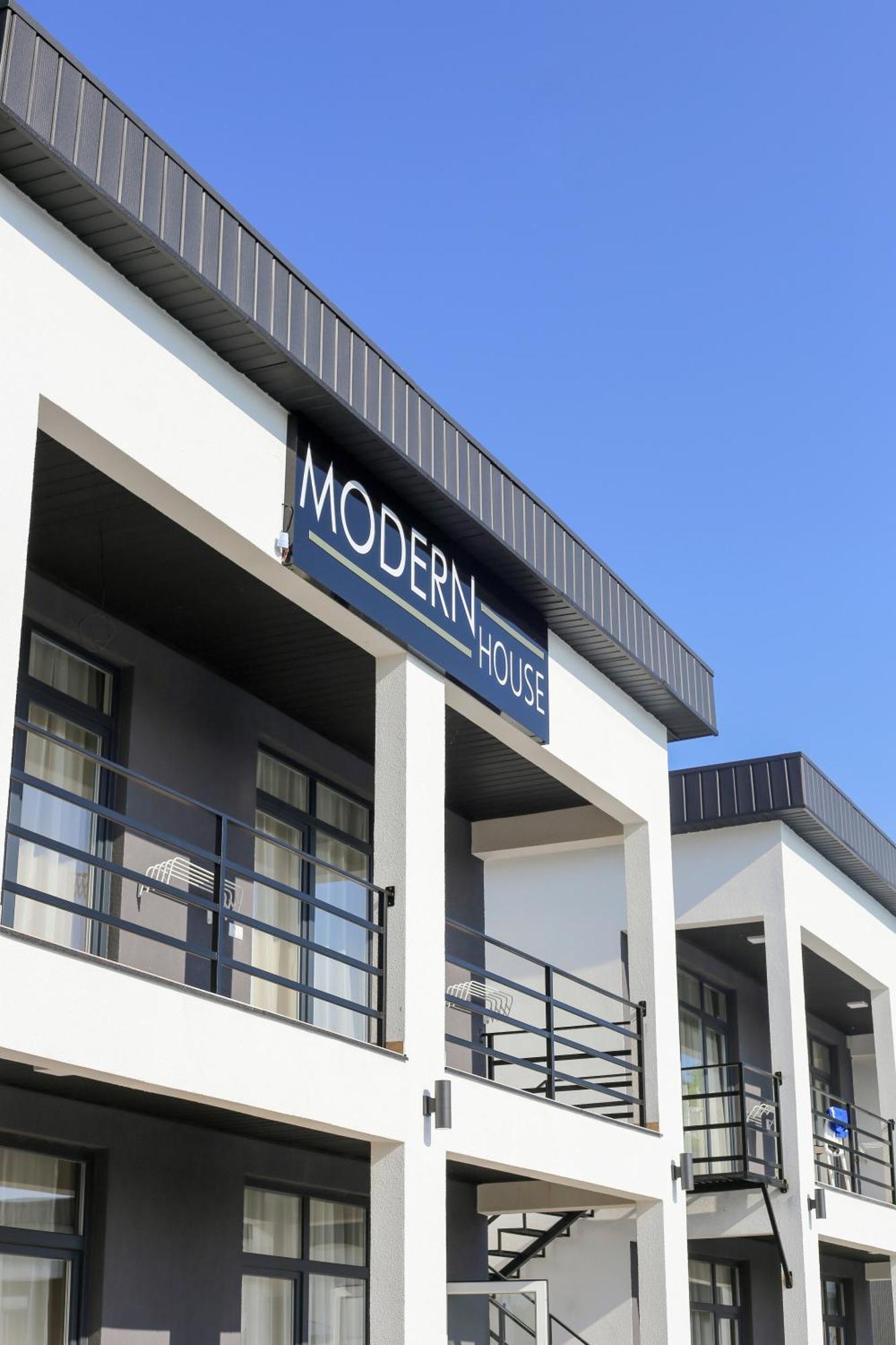 Modern House Hotel Solotvyno Exterior photo